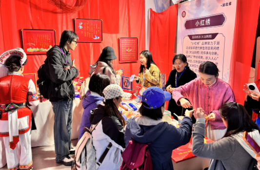 湖北非遗登台展艺2025非遗品牌推广周4 湖北非遗登台展艺2025非遗品牌推广周4